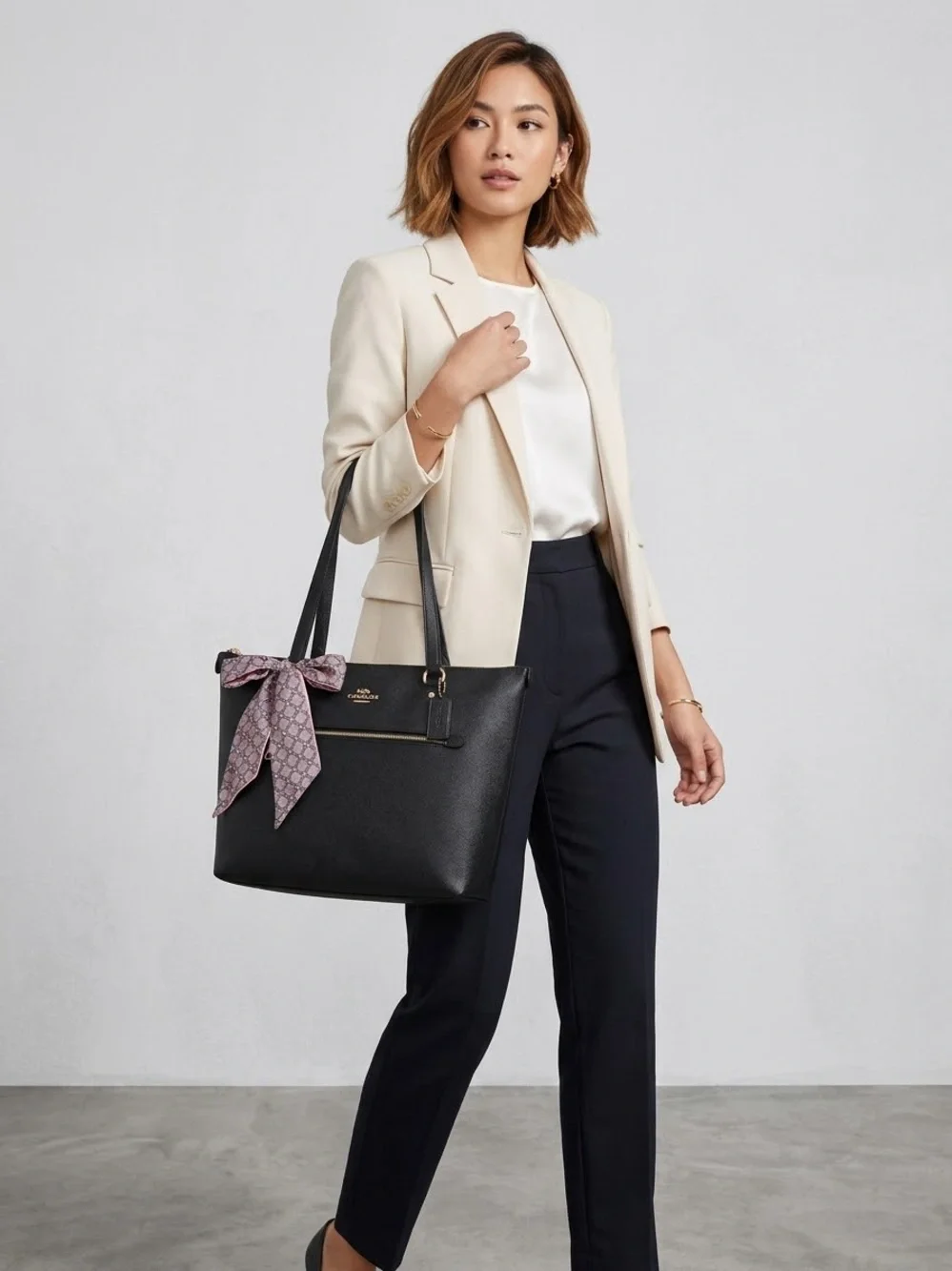 Coach Gallery Tote In Crossgrain Leather Black Zip Shoulder Bag F79608
